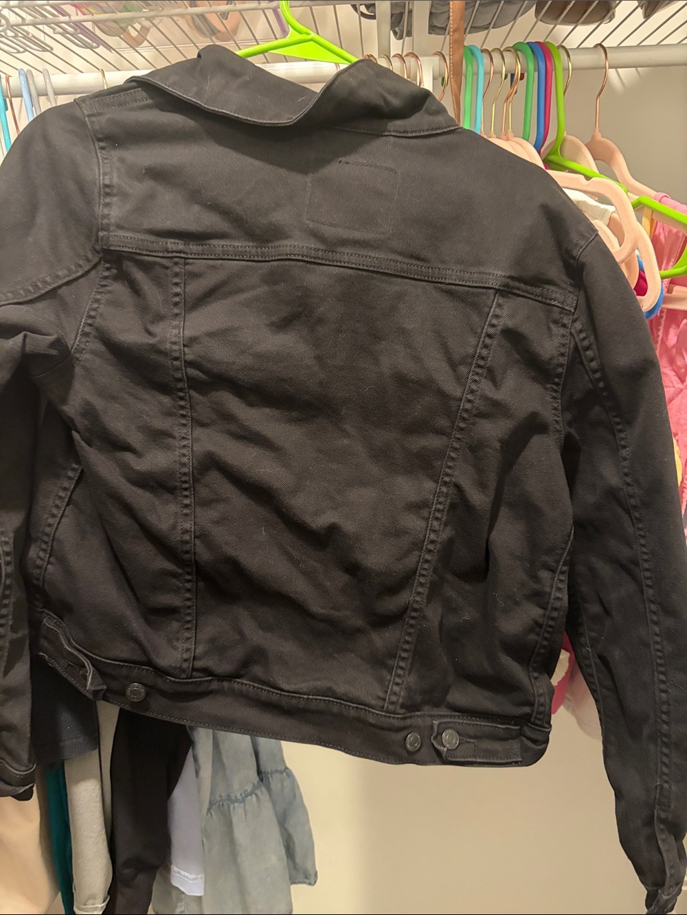 Levi’s Black Denim Jacket - Classic Button-Up Style - Picture 3 of 3